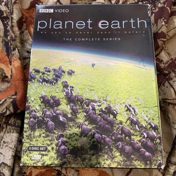 🐳 (3 for $15) Planet earth documentary complete series box set - Picture 1 of 3
